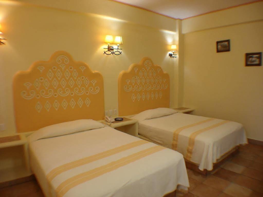Hotel Maria Mixteca 3*
