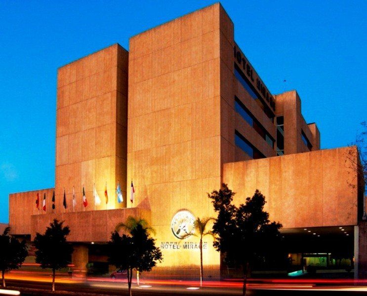 Mirage - Centro Historico De 4*