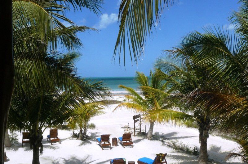 Hotel Casa Iguana - Beachfront