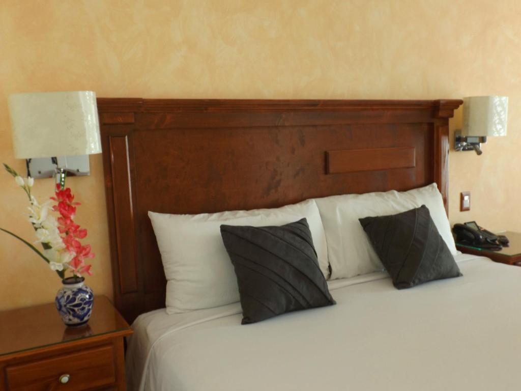 La & Club Hotel