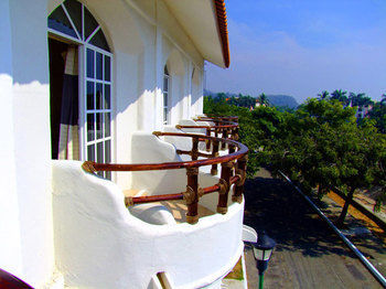 Capri Huatulco Hotel