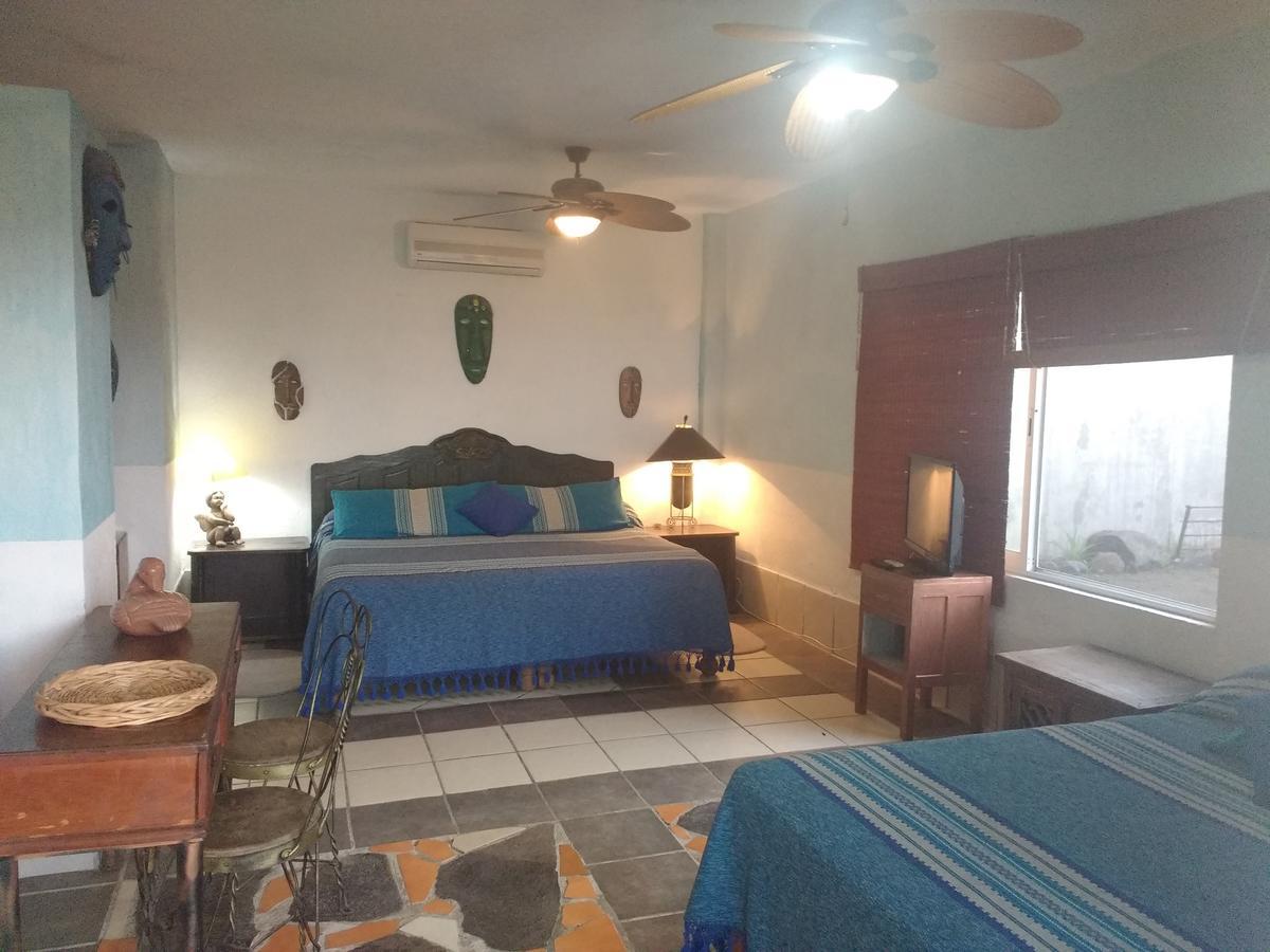 Bed & Breakfast Casa Artista Manzanillo