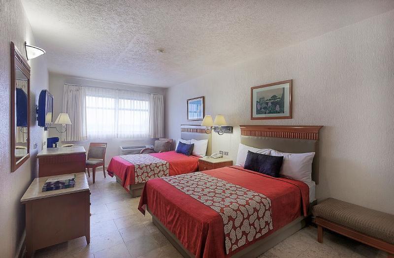 Olmeca Plaza Hotel 4*