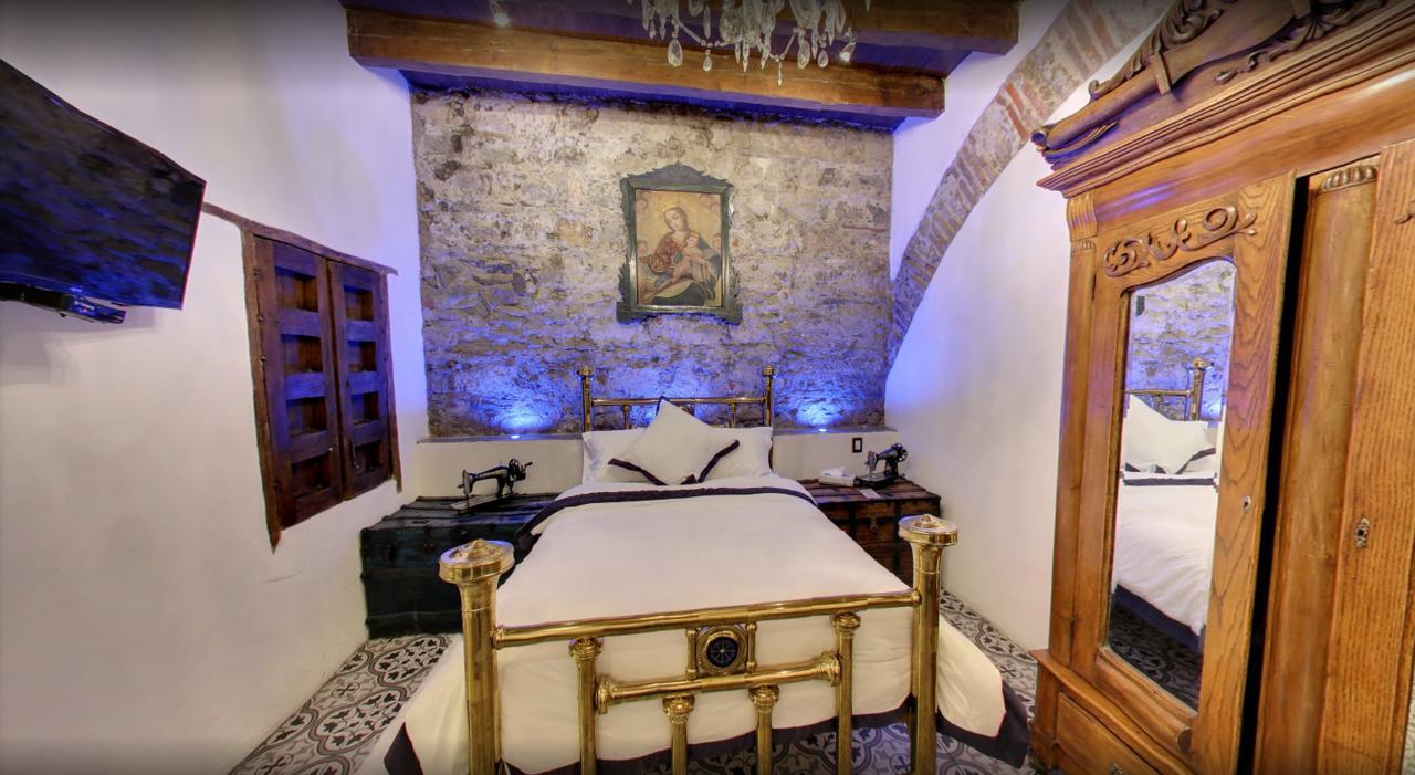 Boutique Xvii Hotel