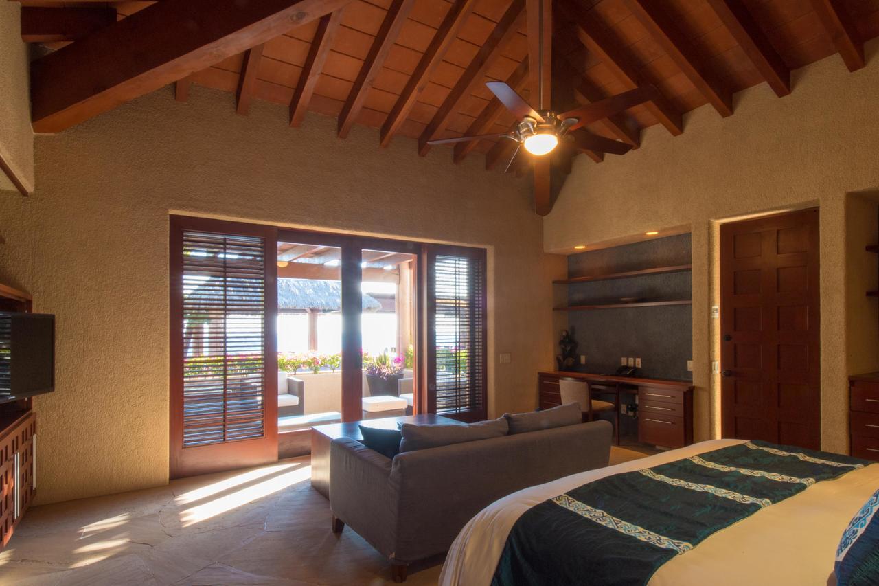 Beachfront Luxury With Staff Tranquilidad
