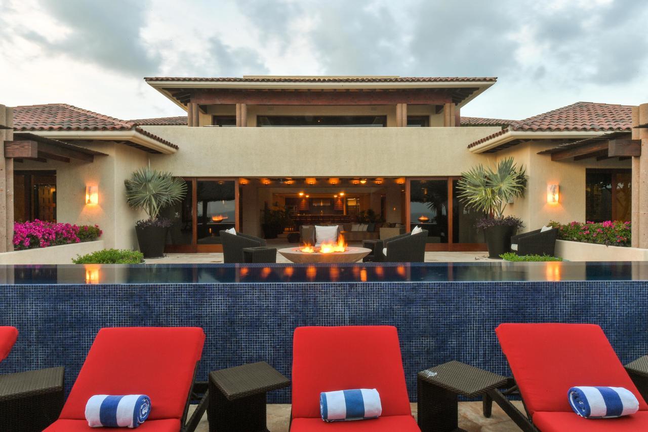 Villa Beachfront Luxury With Staff Tranquilidad *