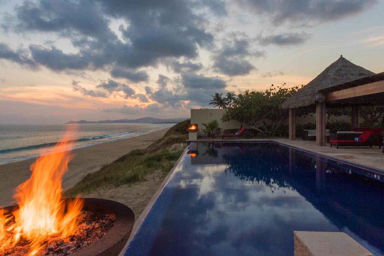 Beachfront Luxury With Staff Tranquilidad *