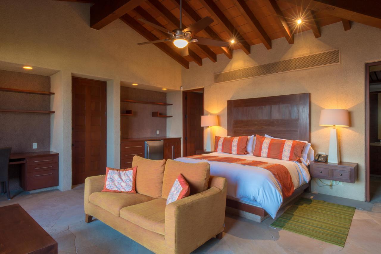 Beachfront Luxury With Staff Tranquilidad *