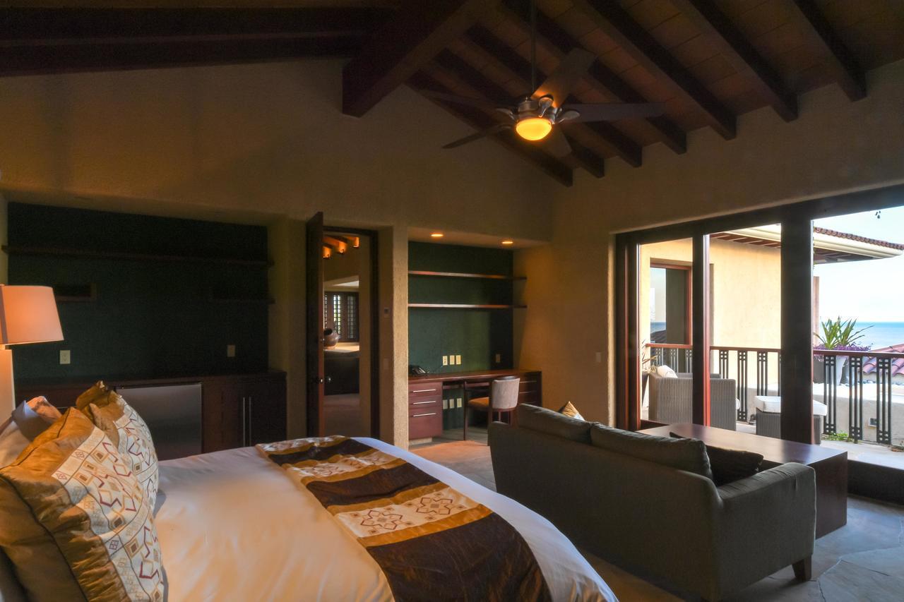 Beachfront Luxury With Staff Tranquilidad