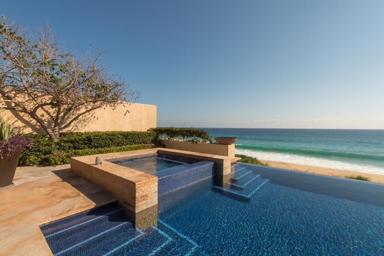 Villa Beachfront Luxury With Staff Tranquilidad