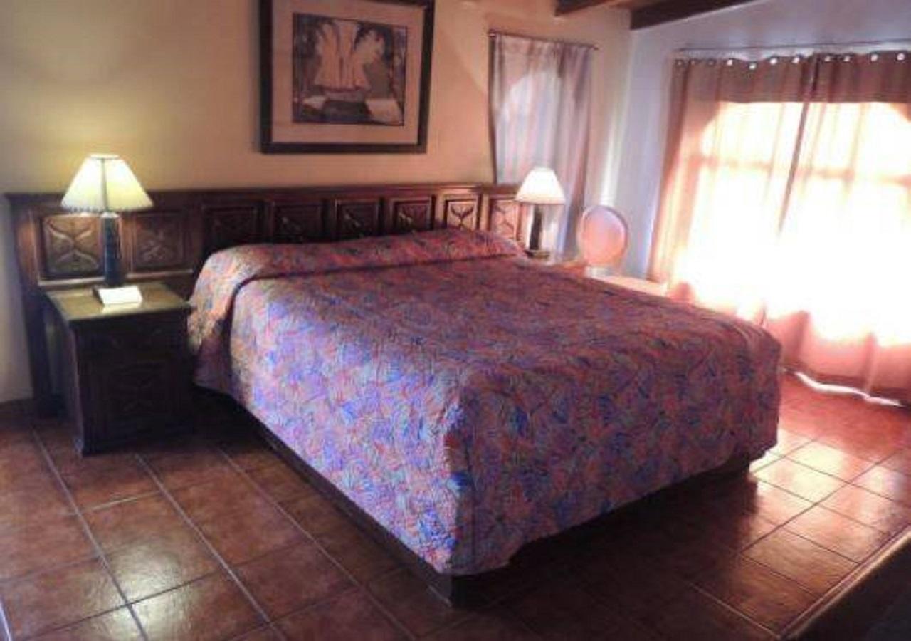 Calafia Hotel *