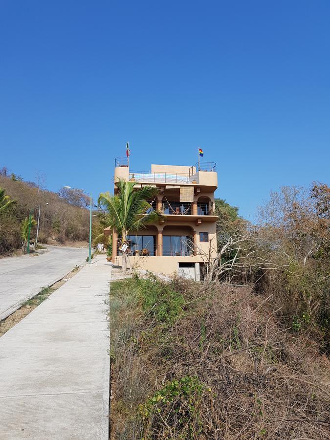 Casa Arcoiris Zihuatanejo