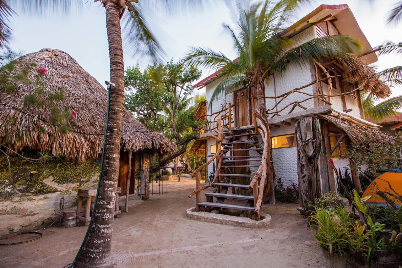 Ida Y Vuelta Hostel