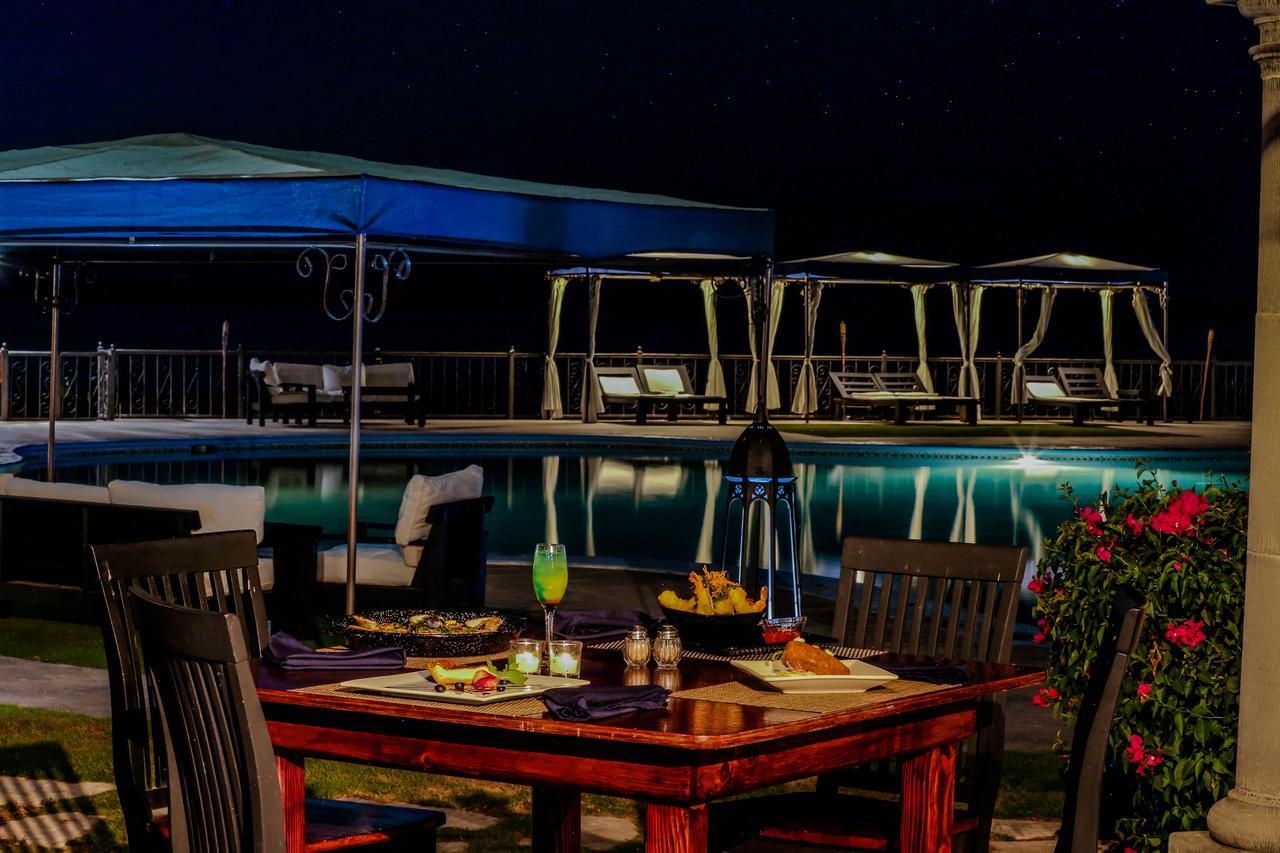 Hotel La & Club La Paz