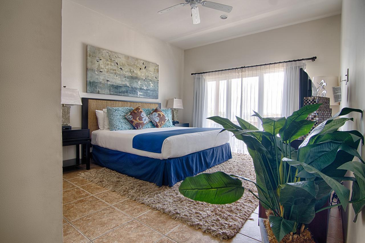 Puerta Cortes Residences: Las Colinas 4*