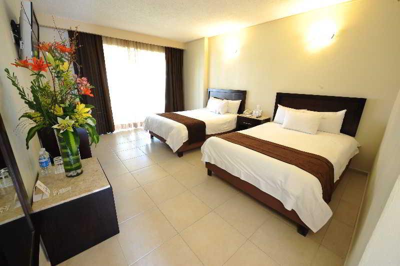 Real De Minas Poliforum Hotel 4*