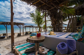 Aura Hotel 3*