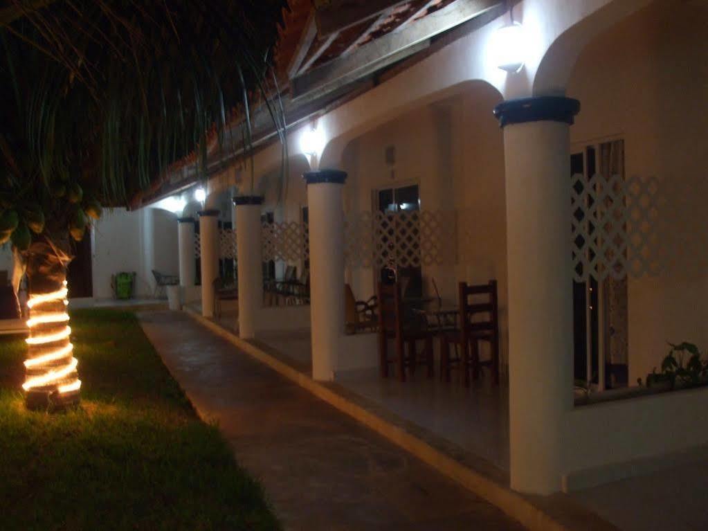 Plaza Almendros, 3*