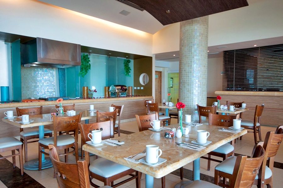 Hotel Artisan Playa Esmeralda Family 5*
