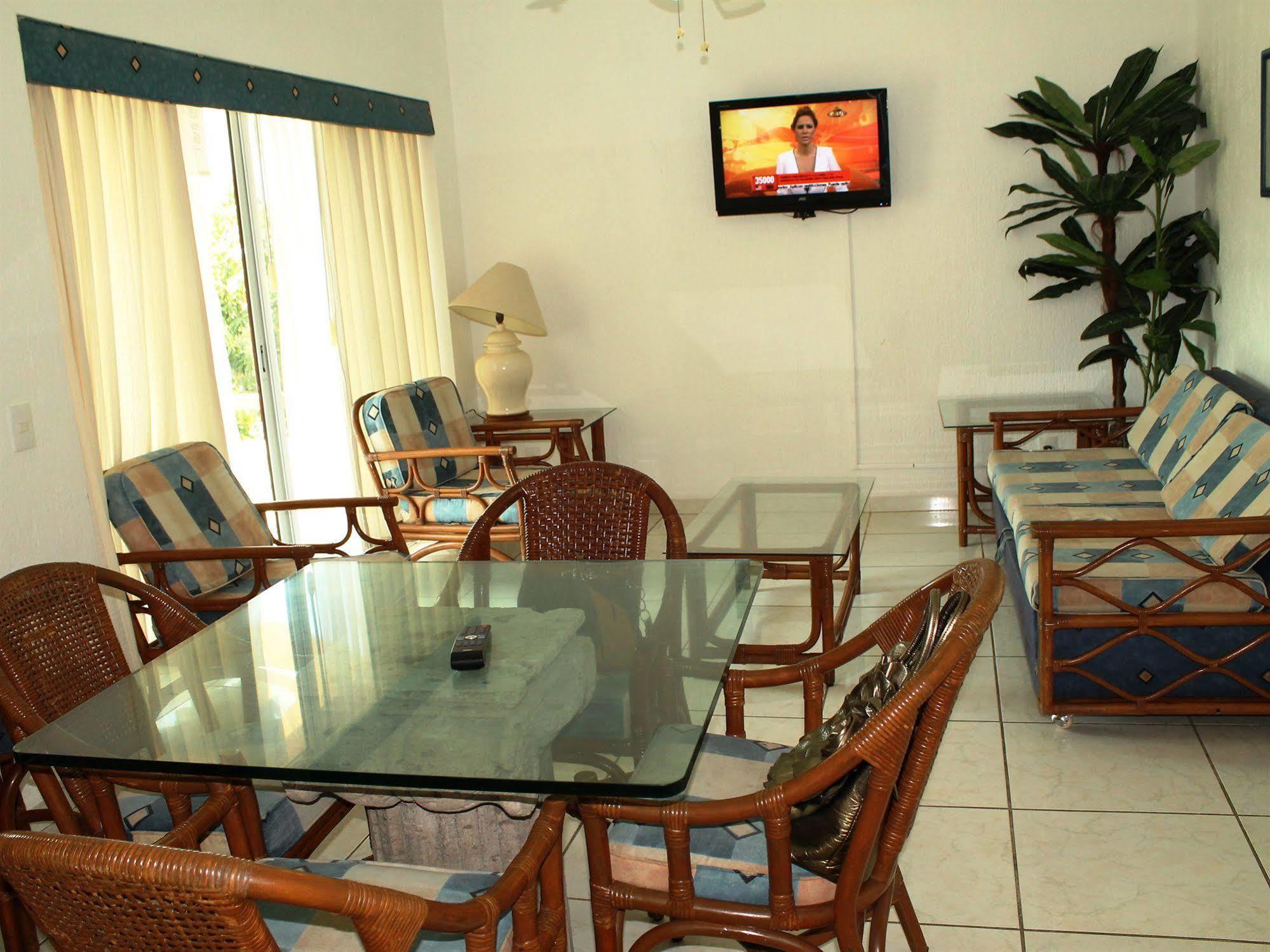Aparthotel Del Palmar With Club