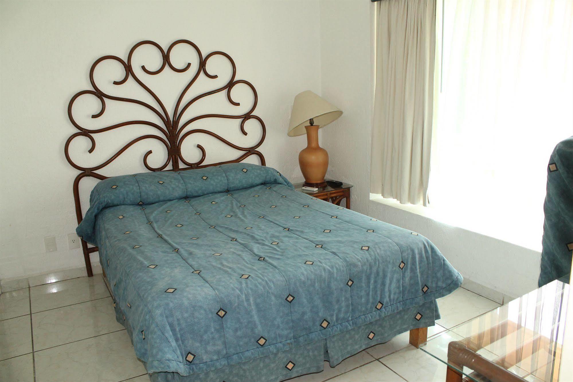 Aparthotel Del Palmar With Club 4*