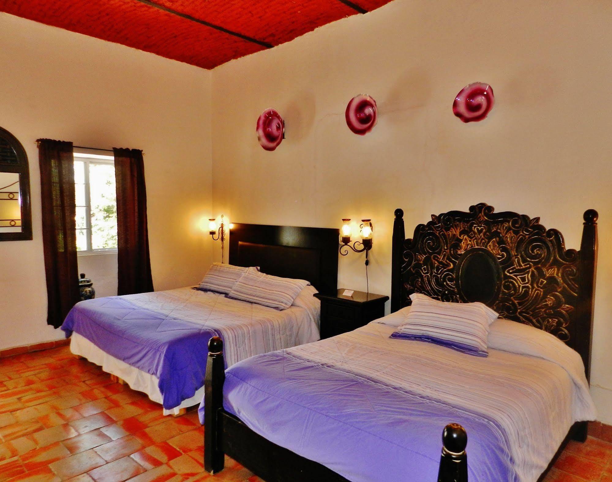 Rosa Morada Bed & Breakfast 4*