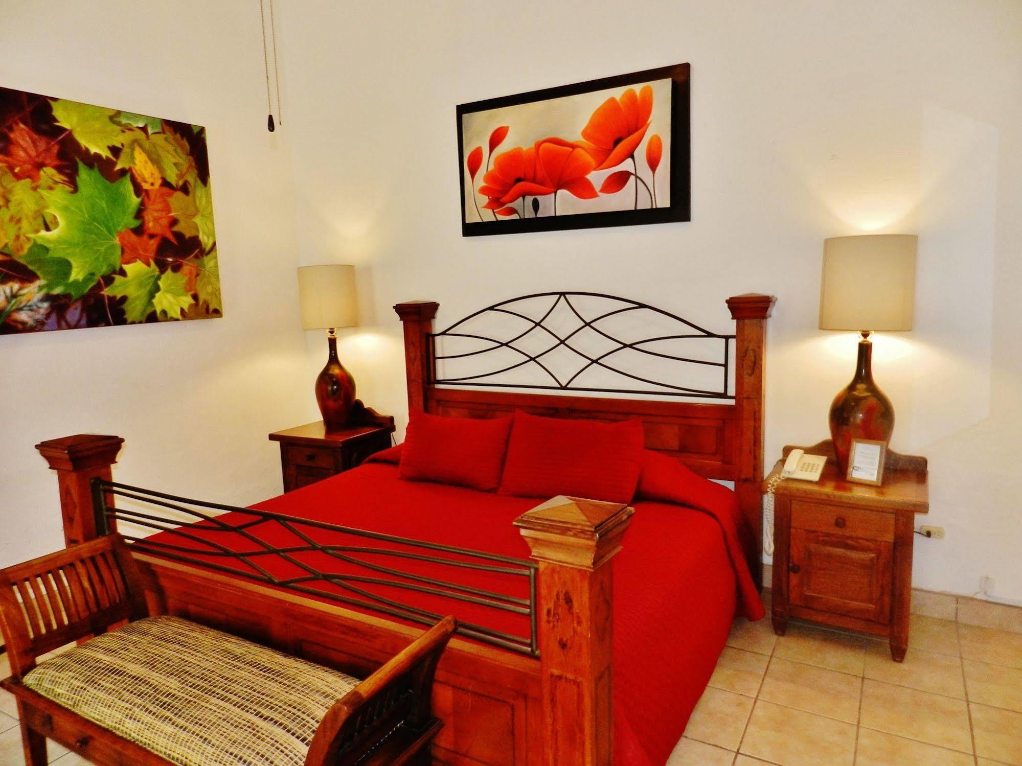 Bed & Breakfast Rosa Morada Tlaquepaque