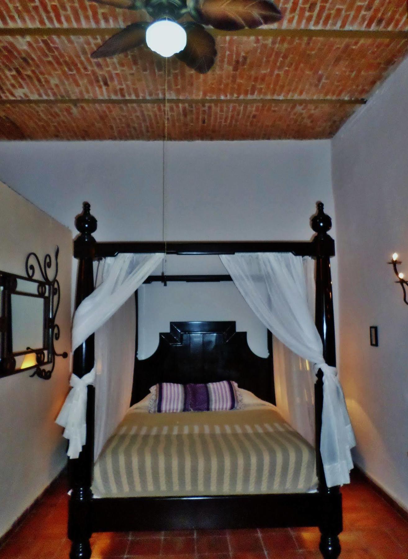 Bed & Breakfast Rosa Morada Tlaquepaque