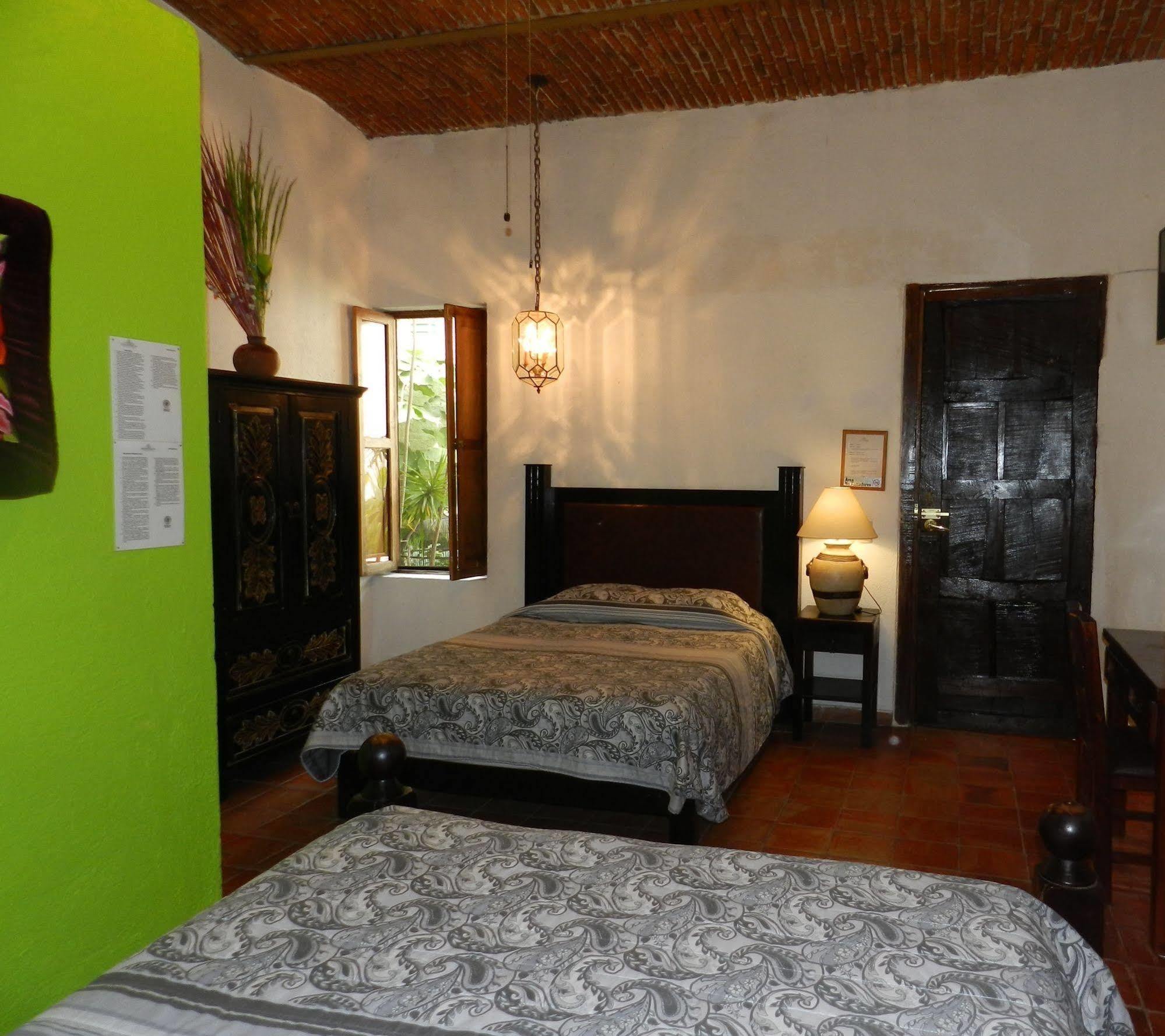 Rosa Morada Bed & Breakfast Tlaquepaque