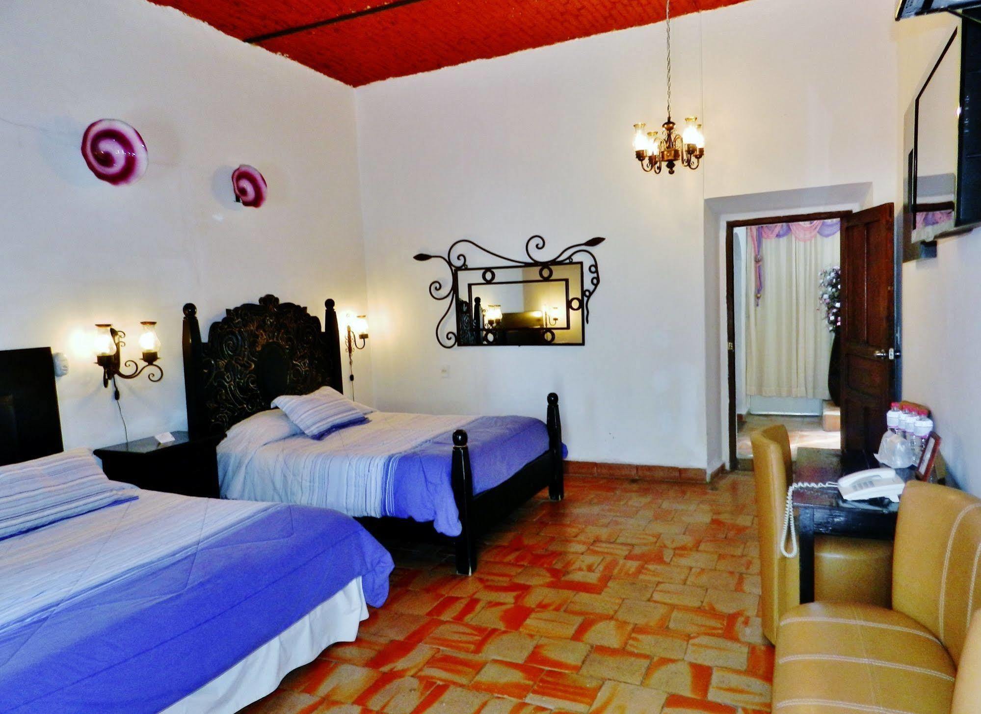 Bed & Breakfast Rosa Morada Tlaquepaque