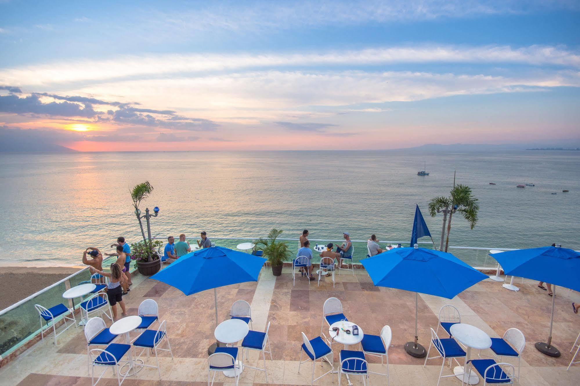 Hotel Blue Chairs Beachfront - Adults Only Puerto Vallarta