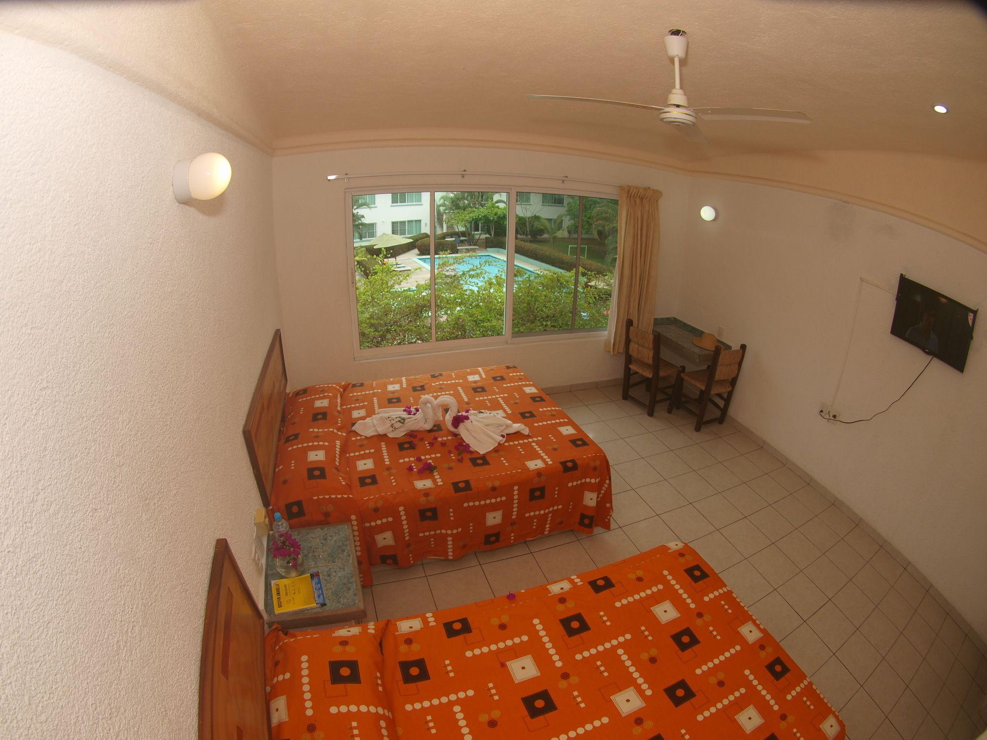 Parotas Hotel 3*