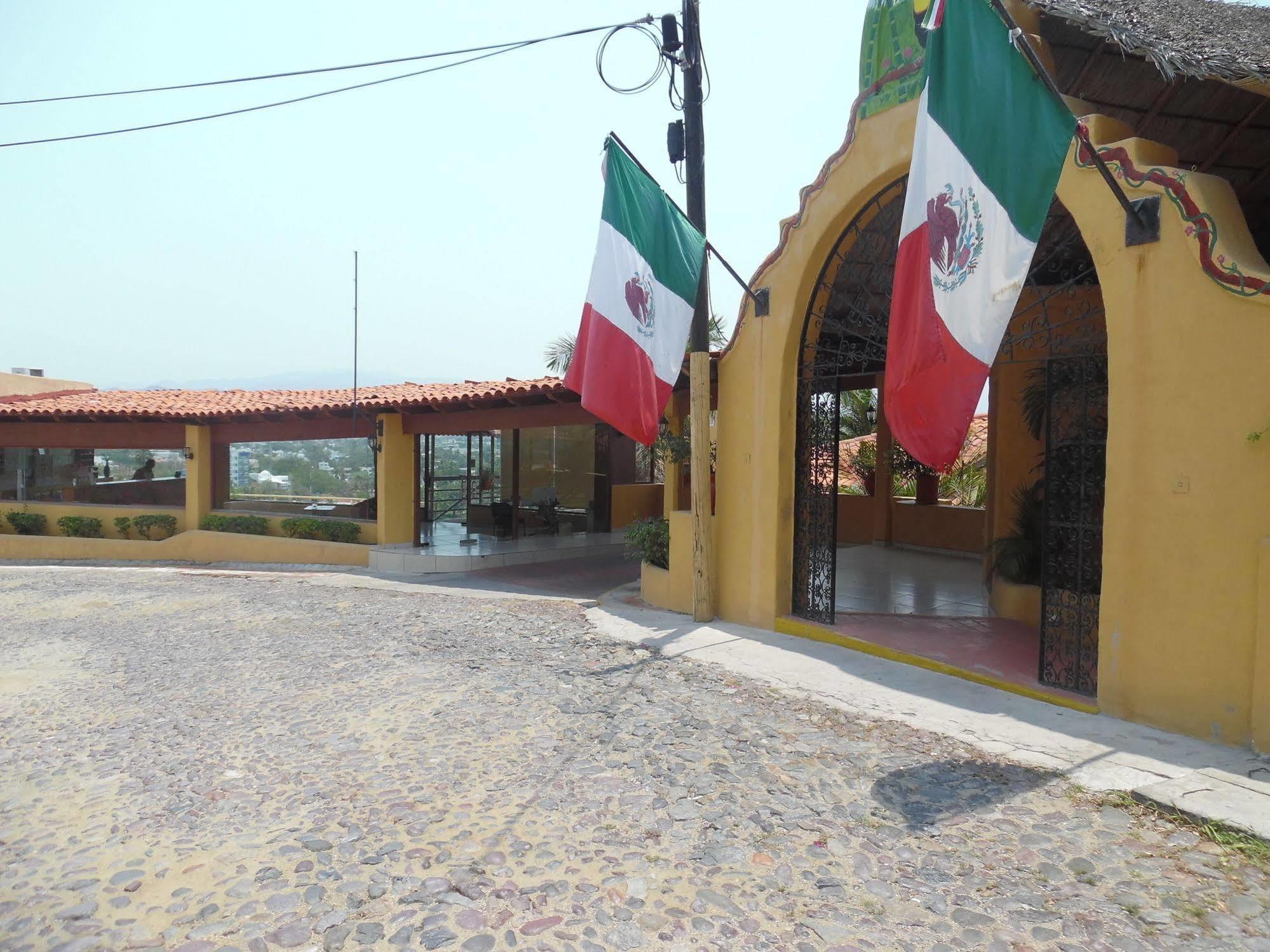 Plaza Tucanes Hotel