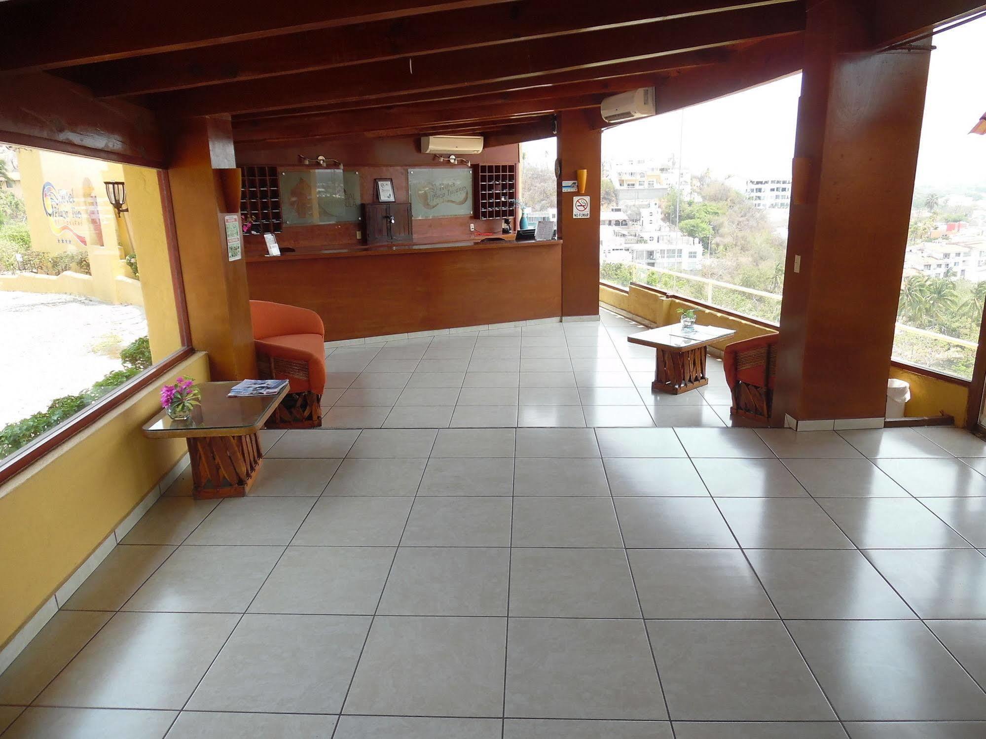 Plaza Tucanes Manzanillo