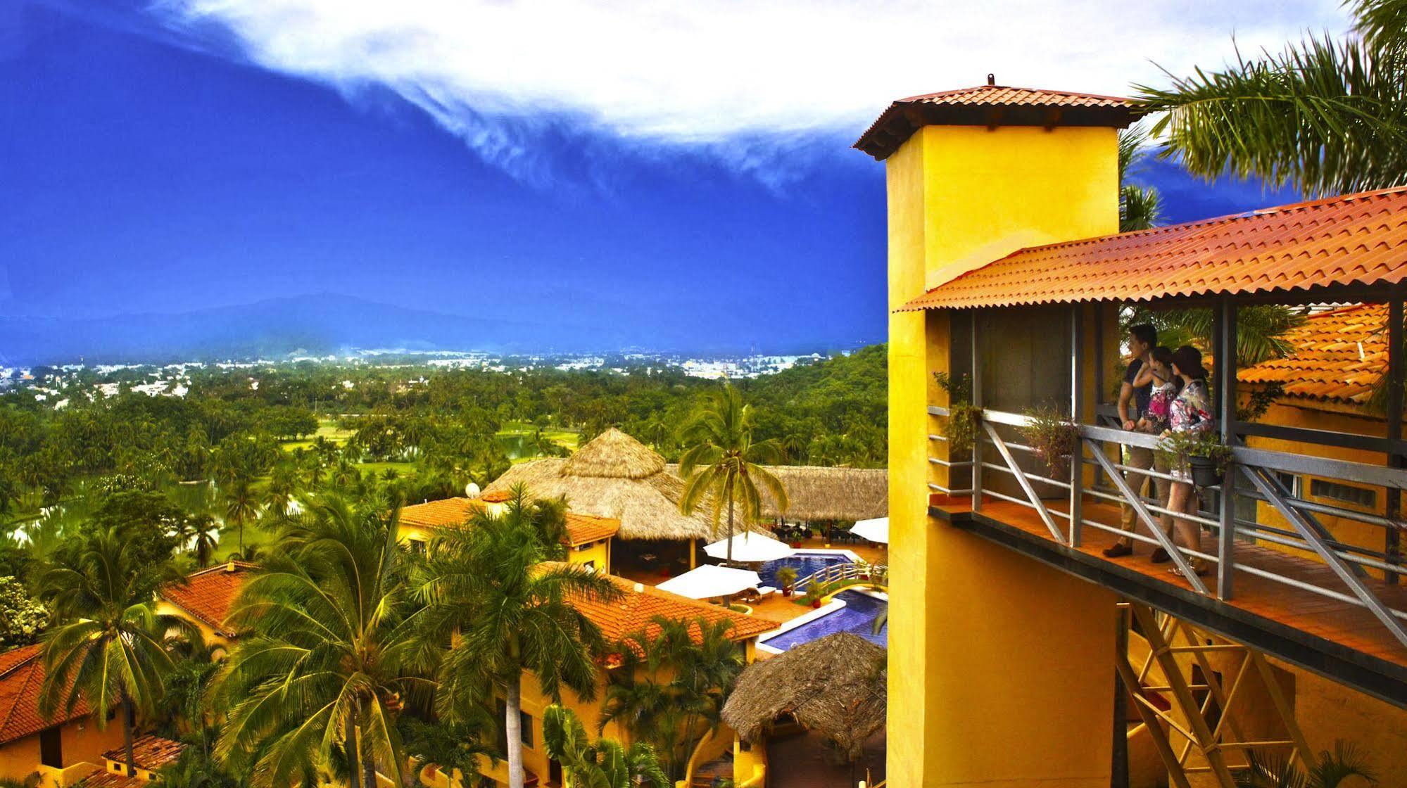 Plaza Tucanes Manzanillo