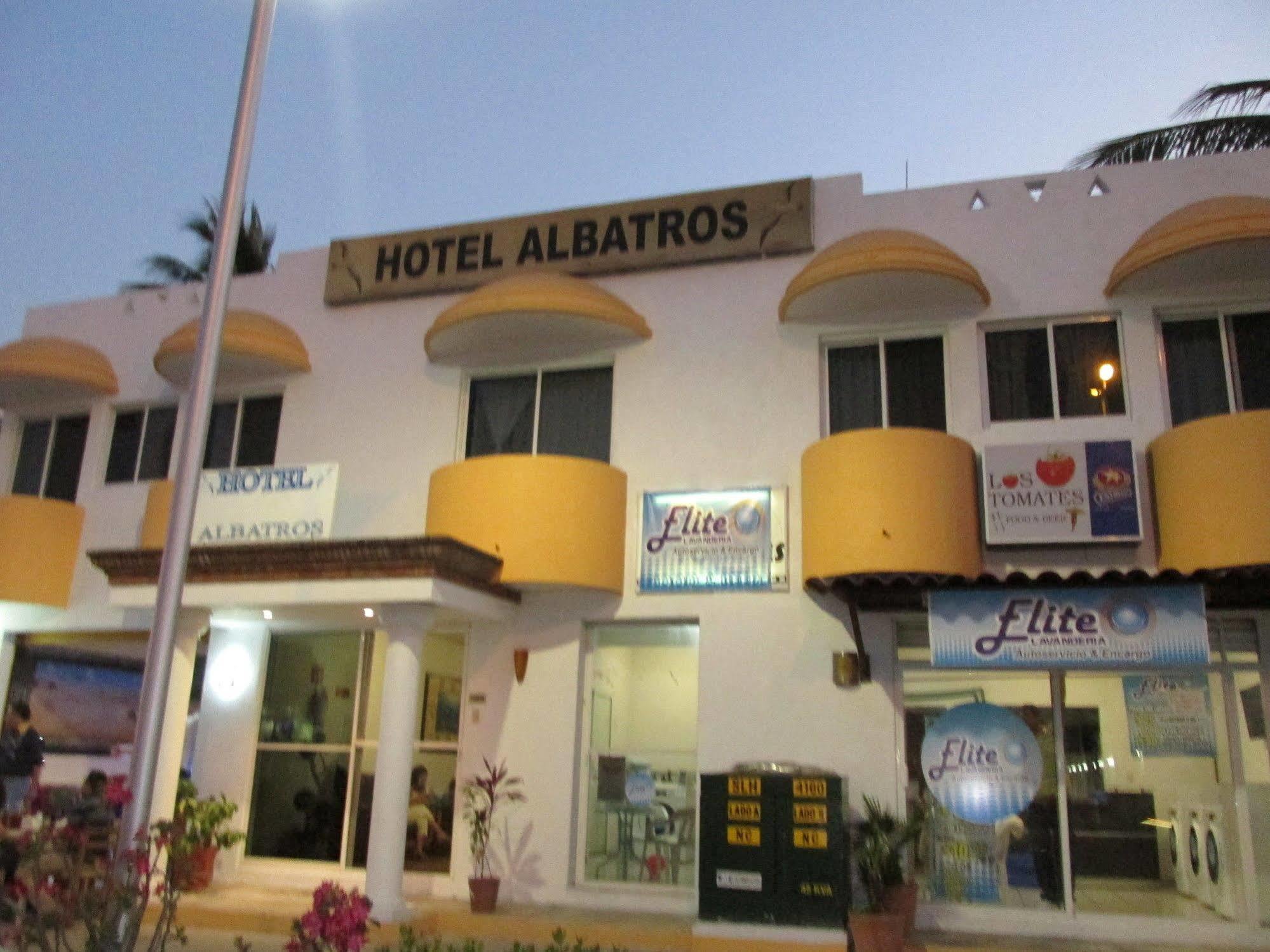 Albatros 3* Manzanillo