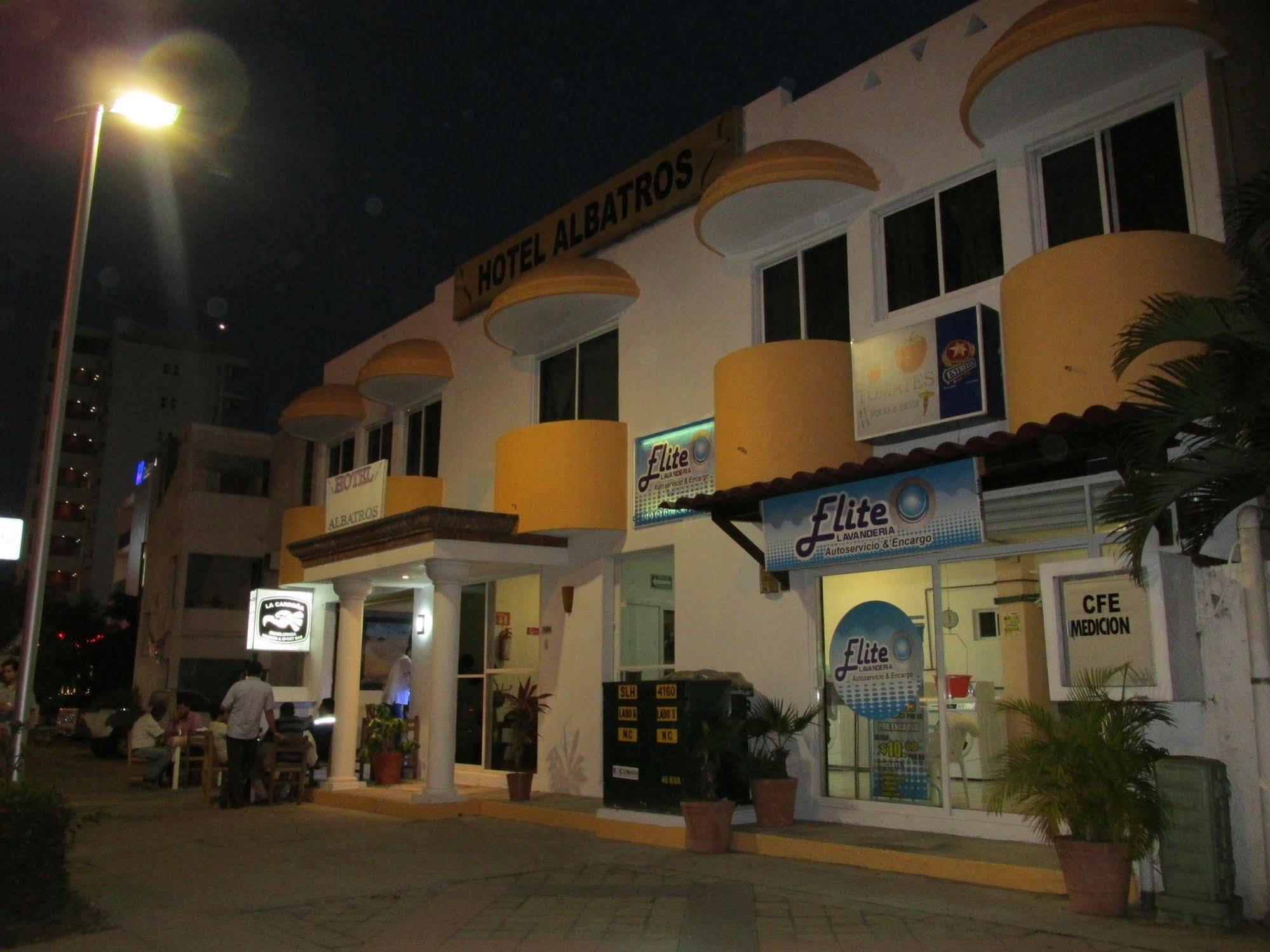 Albatros 3*
