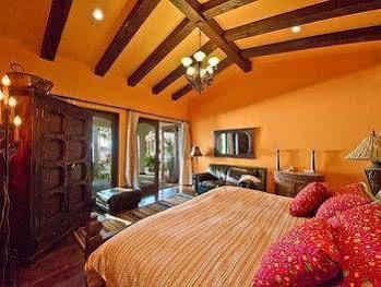 Captiva Hotel 4*