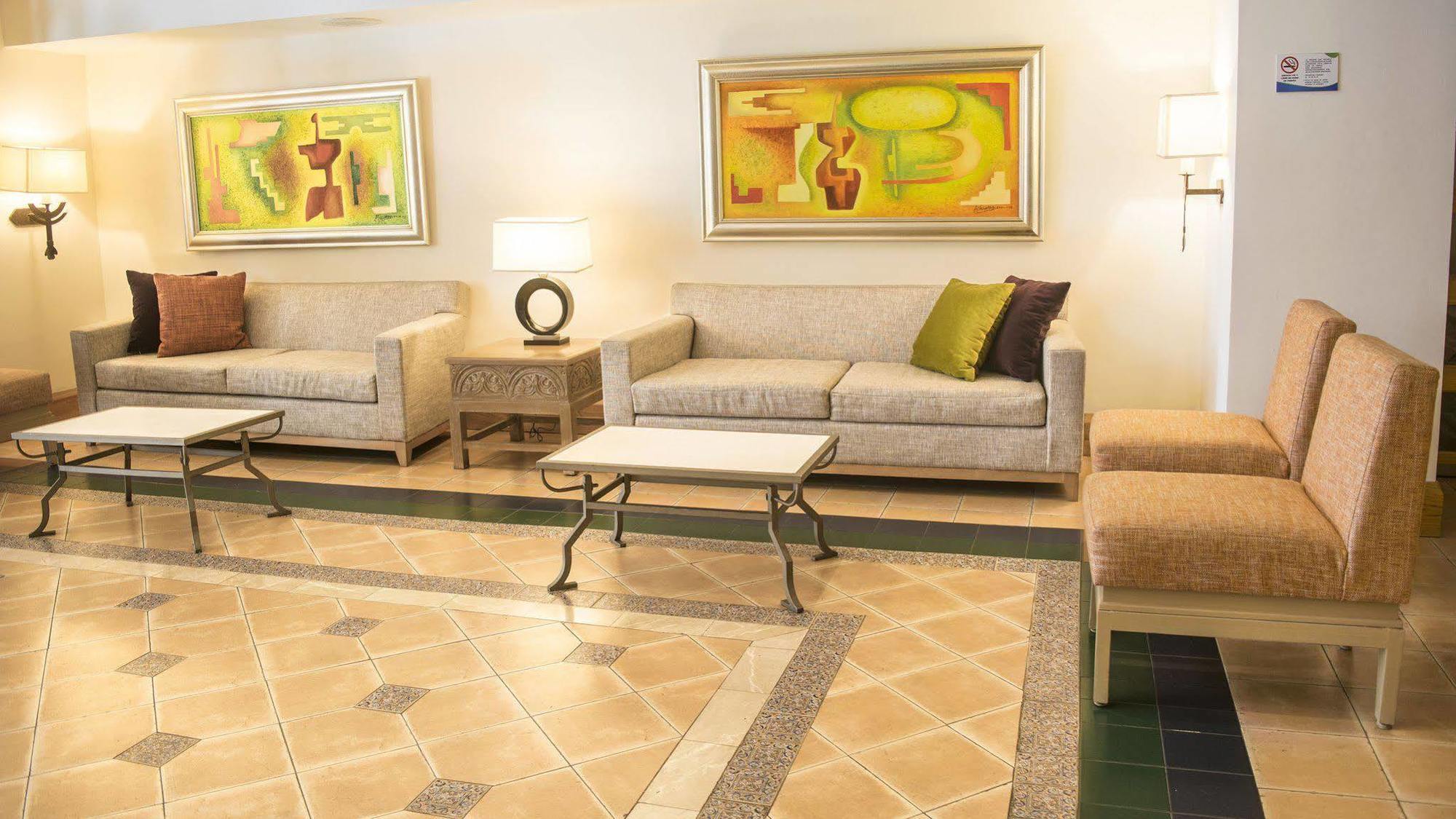 Hotel Express Galerias-san Jeronimo By Ihg 4*