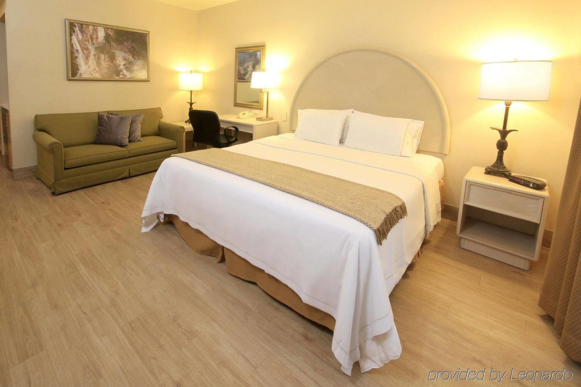 Hotel Express Galerias-san Jeronimo By Ihg Monterrey