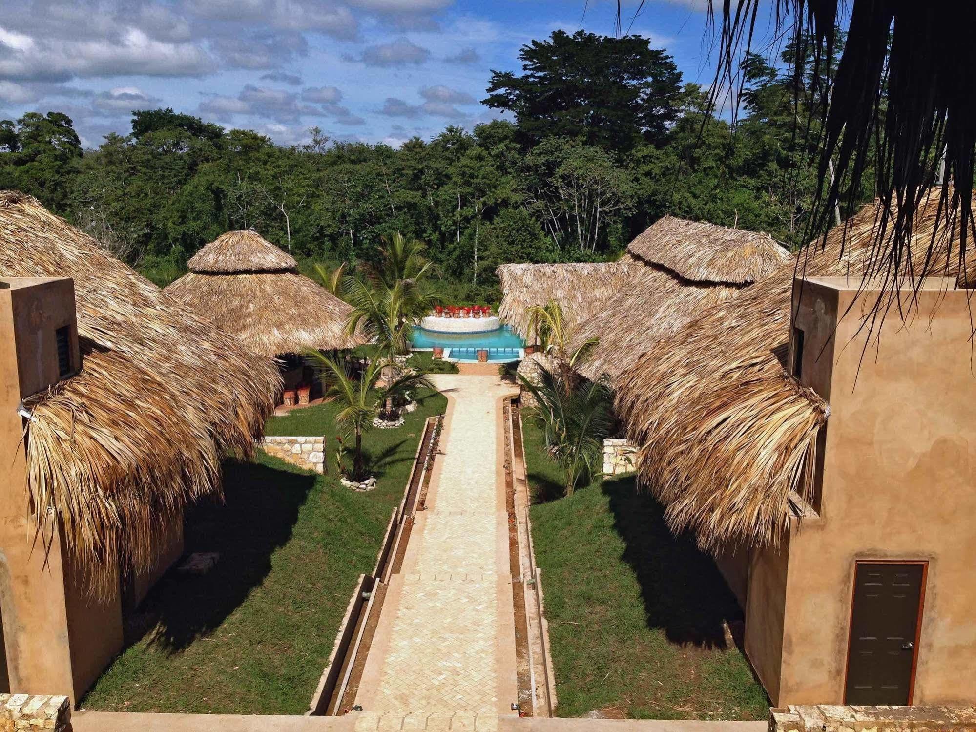 Axkan Palenque, Shows En Vivo & Gastronomia Mar Y Tierra & Travel Agency