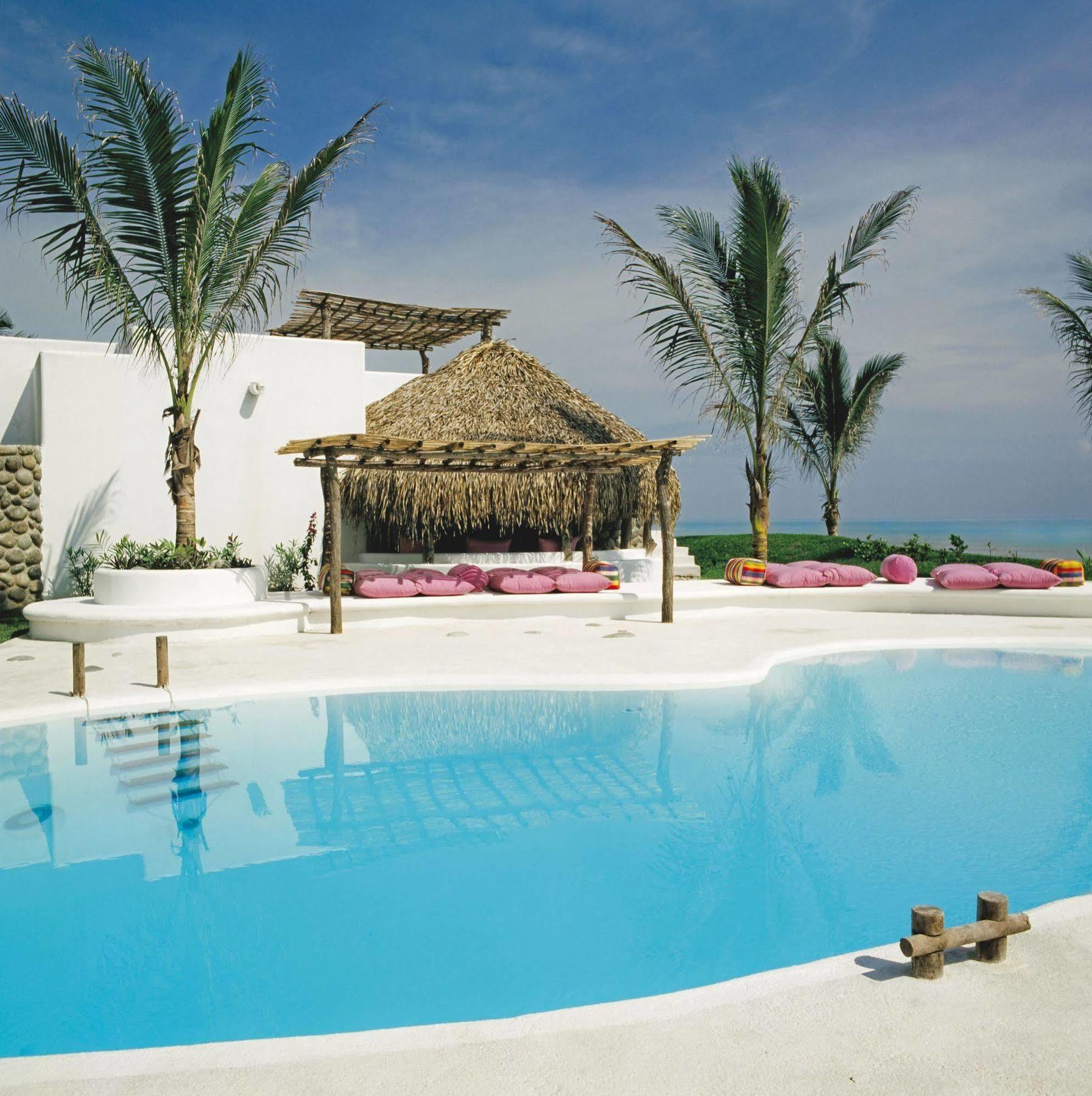 Azucar, Monte Gordo, A Member Of Design