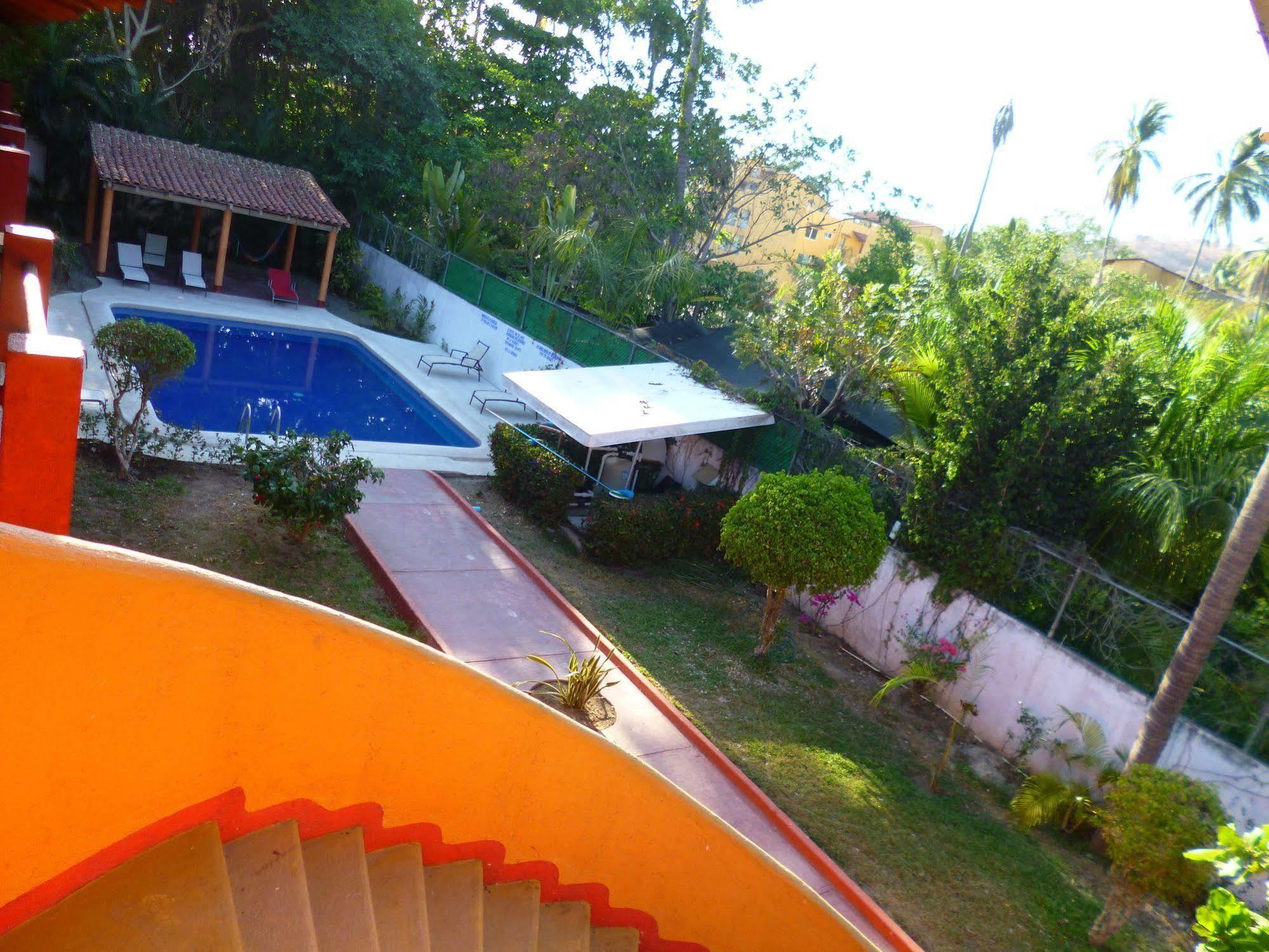 J.b. 3* Zihuatanejo