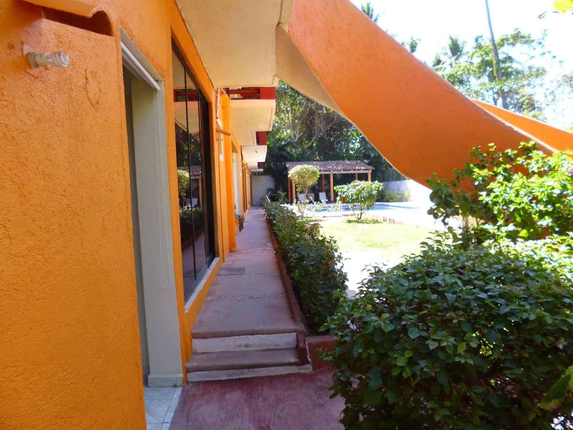 Hotel J.b. Zihuatanejo