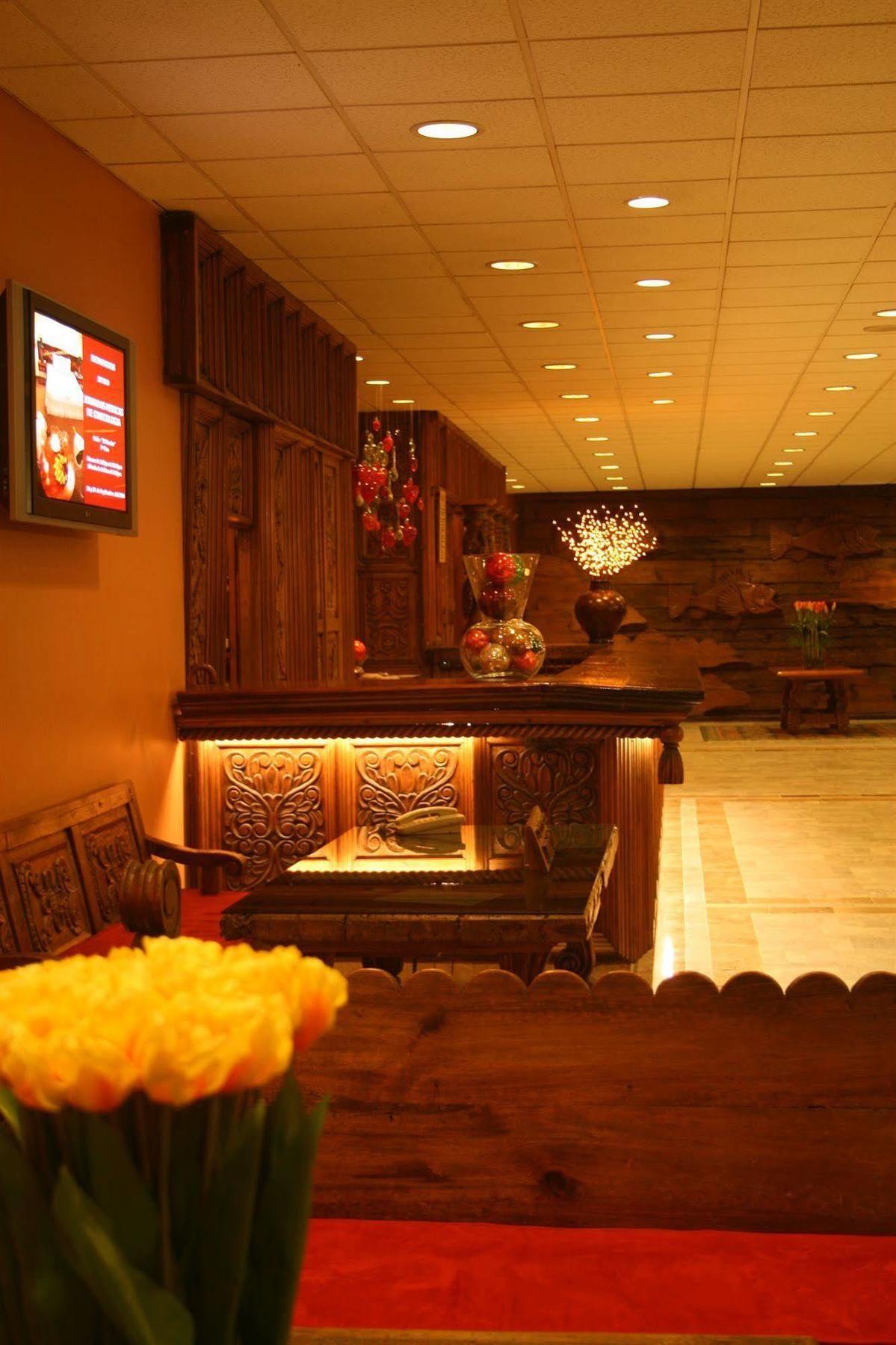 Plaza Uruapan Hotel 4*