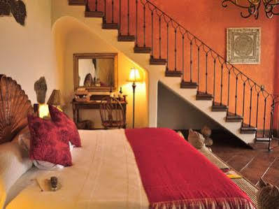 Hotel Porton Del Cielo 5*