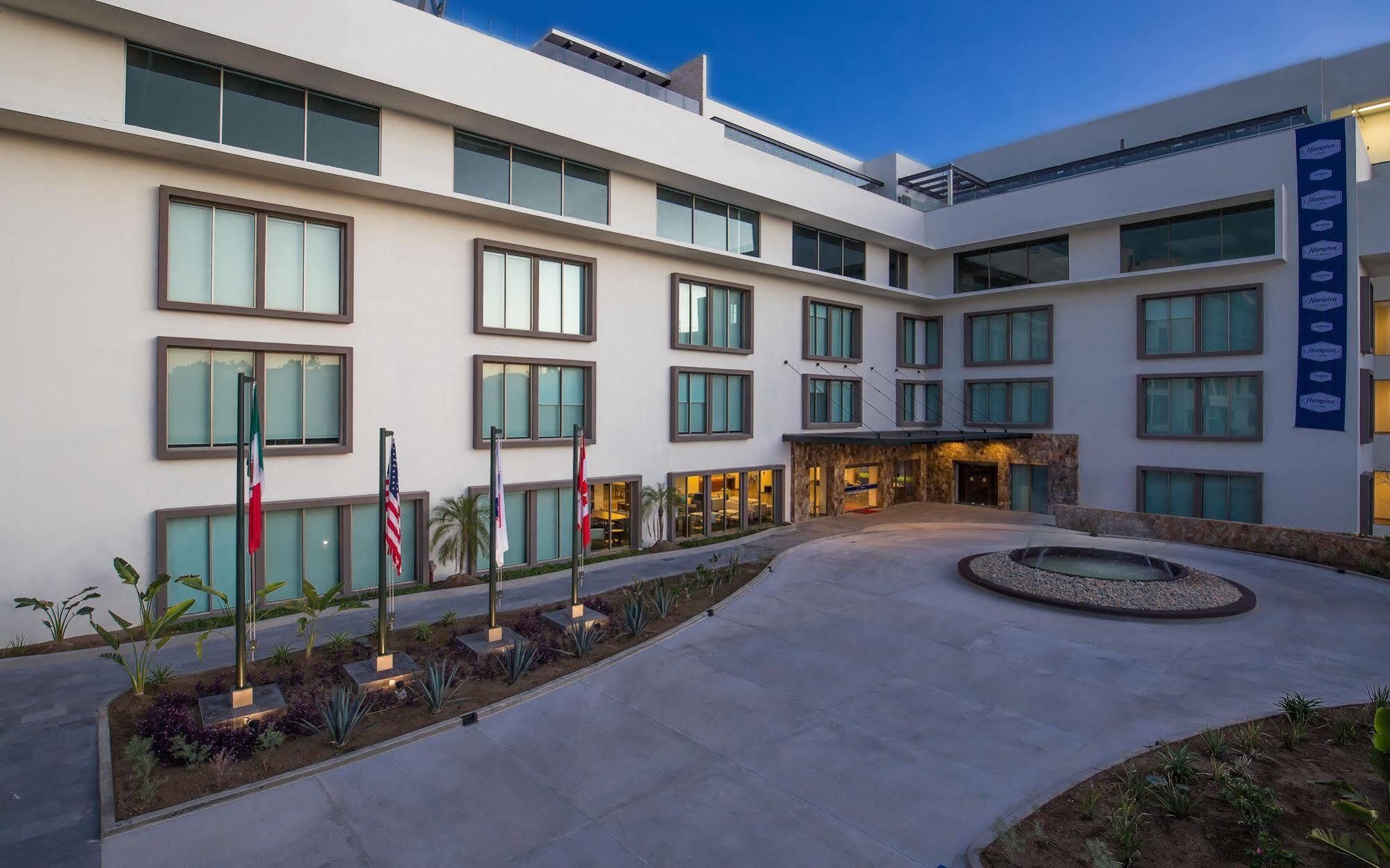 Hampton & By Hilton Cabos 3*