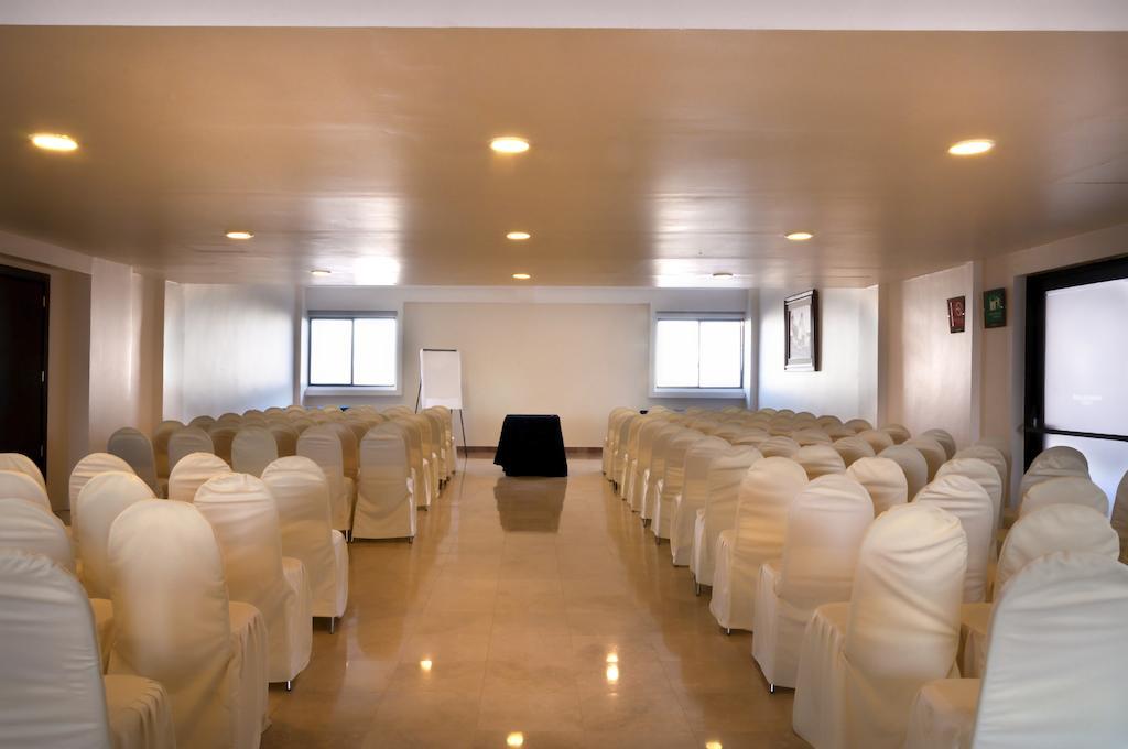 Hotel Imperio De Angeles Executive Poliforum 4*