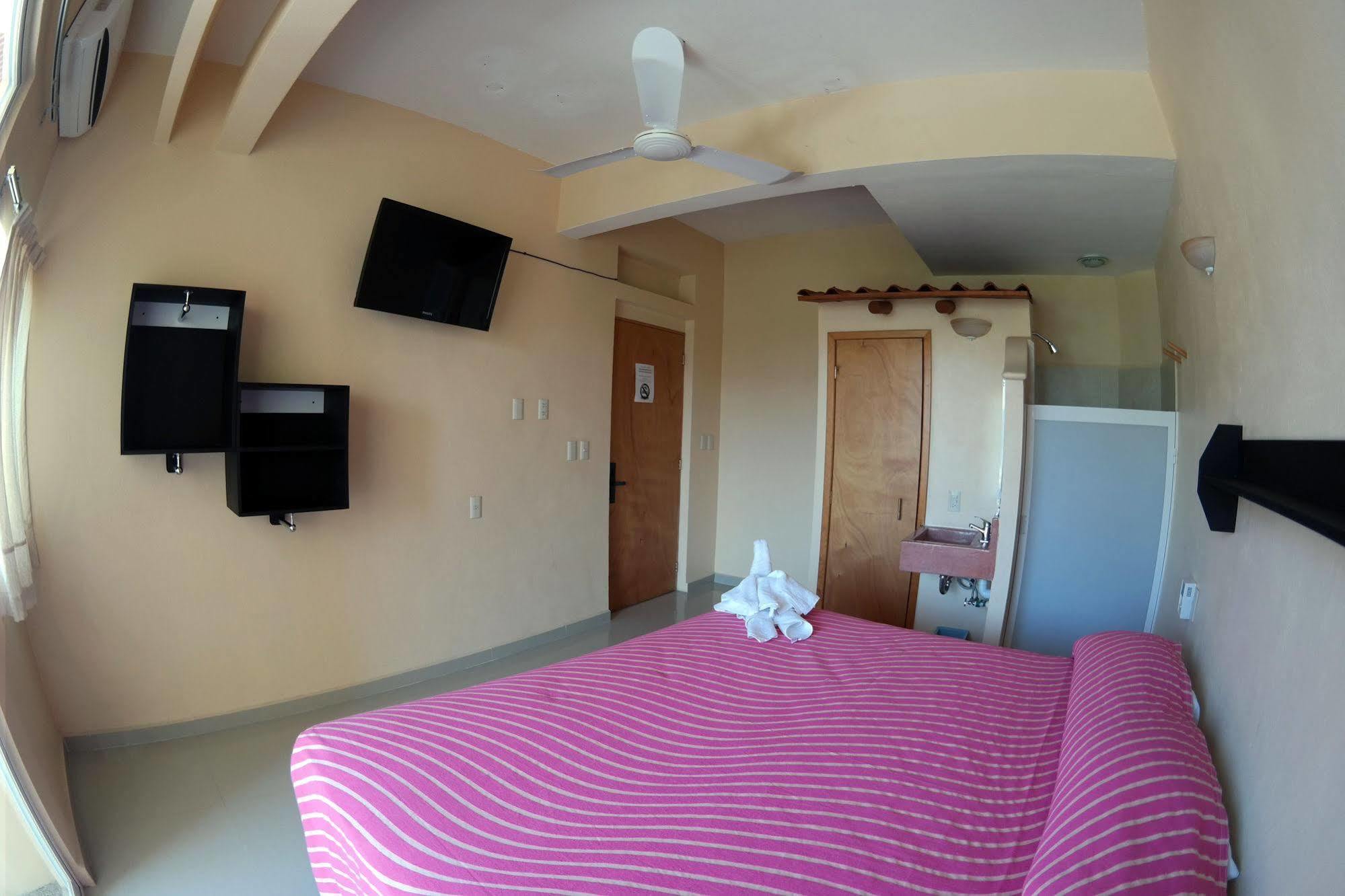 Zihua Express 2* Zihuatanejo