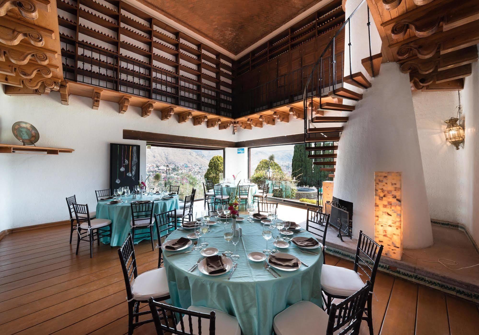 Hotel Mision Grand Casa Colorada 5*